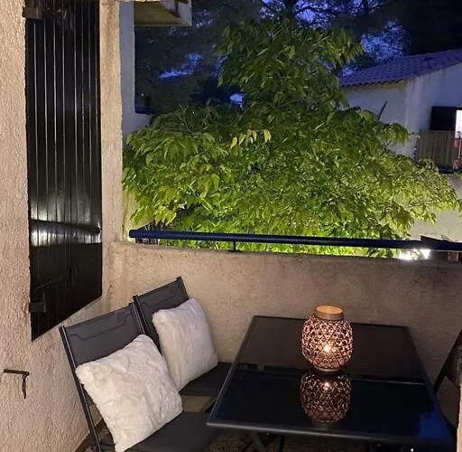 St Raphael Piscine Wifi, Commerces Et A Pieds * Saint-Raphael (Var)