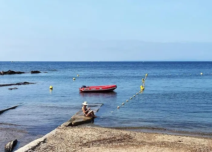 St Raphael Piscine Wifi, Commerces Et A Pieds Apartmán Saint-Raphaël