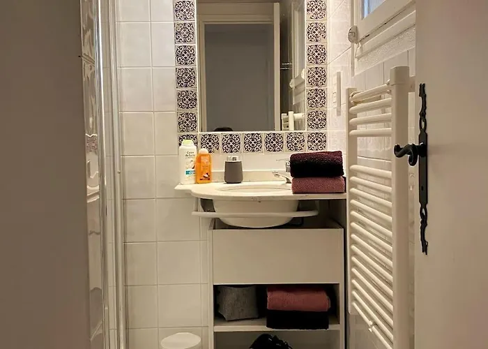 Apartment St Raphael Piscine Wifi, Commerces Et A Pieds Saint-Raphael (Var)