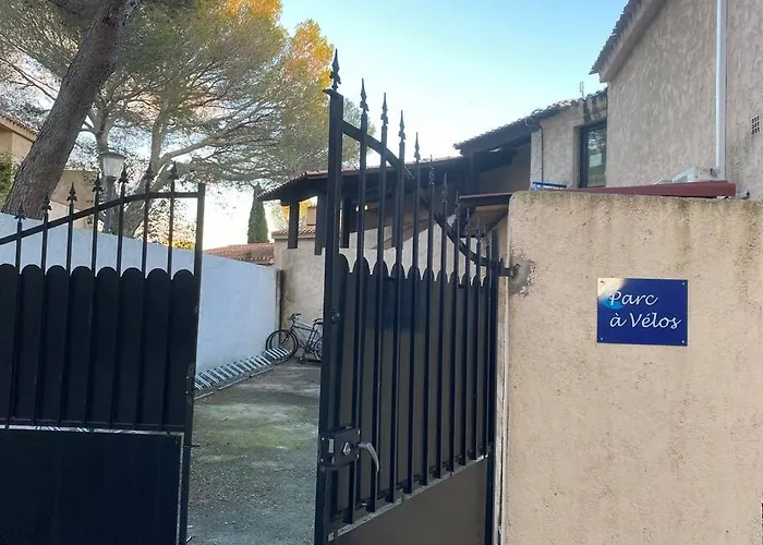 St Raphael Piscine Wifi, Commerces Et A Pieds Apartmán *